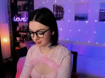 avechloe – webcam model profile photo Image 11