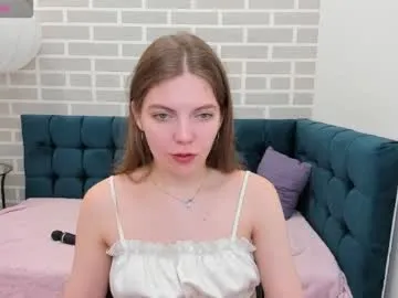 kristigroune – webcam model profile photo Image 12