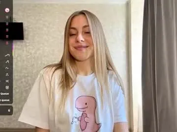 cherries_and_wine_ – webcam model profile photo Image 5