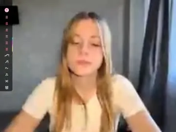 cherries_and_wine_ – webcam model profile photo Image 7