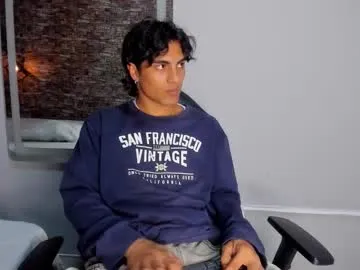 maxdoggy – webcam model profile photo Image 9