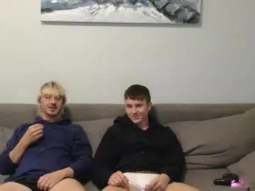 astridwet – webcam model profile photo Image 5