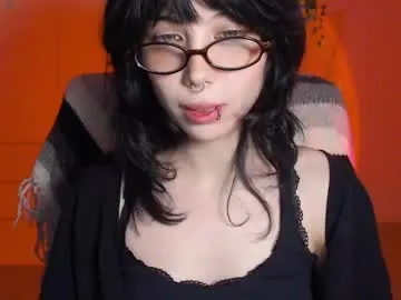 lina_kriss – webcam model profile photo Image 18