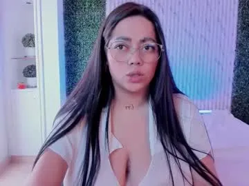 luckaisha – webcam model profile photo Image 9