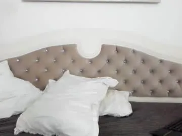 joannaandneighbour – webcam model profile photo Image 4