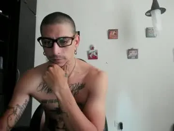 thomas_and_lyan – webcam model profile photo Image 16