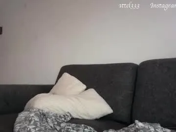 xyoma_browm1 – webcam model profile photo Image 6