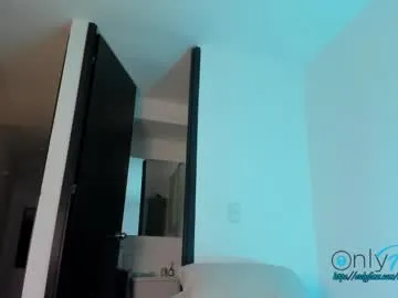 molly_p – webcam model profile photo Image 9