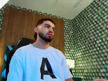 sweetyoops – webcam model profile photo Image 17