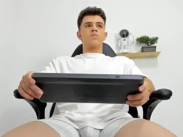 bright_diamonds_054 – webcam model profile photo Image 13