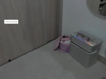 playussoftly – webcam model profile photo Image 9