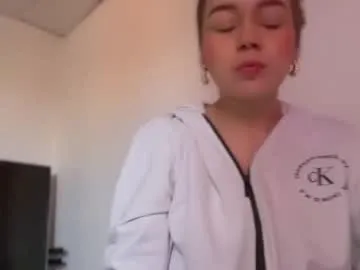 realtryit – webcam model profile photo Image 11