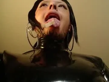 sweetlittleangela – webcam model profile photo Image 7