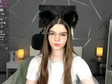 sweetyoops – webcam model profile photo Image 5