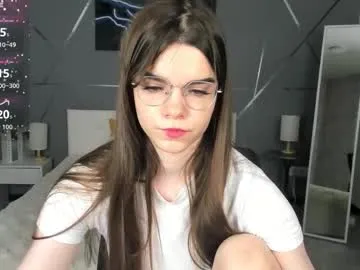 sweetyoops – webcam model profile photo Image 7