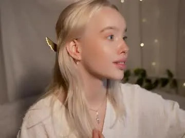 mia_purr – webcam model profile photo Image 11