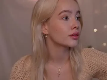 mia_purr – webcam model profile photo Image 12