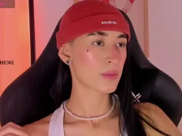 petites_perles – webcam model profile photo Image 8