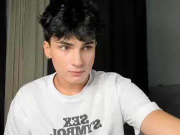 sexy_hot_friends_ – webcam model profile photo Image 3