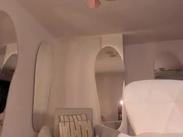 cuddlings – webcam model profile photo Image 17