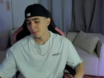 playussoftly – webcam model profile photo Image 4