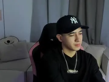 playussoftly – webcam model profile photo Image 5