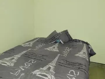 karlenegries – webcam model profile photo Image 13