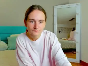 kristigroune – webcam model profile photo Image 10