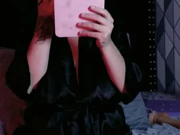 crimsonkitten – webcam model profile photo Image 18