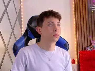 petites_perles – webcam model profile photo Image 8