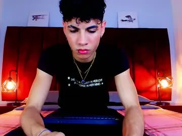 mommyswett – webcam model profile photo Image 3