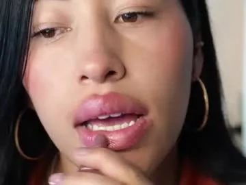 your_dolls – webcam model profile photo Image 3