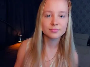 charming_flower – webcam model profile photo Image 2