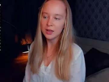 charming_flower – webcam model profile photo Image 3