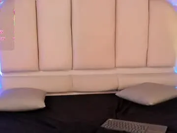 nadya_land – webcam model profile photo Image 8