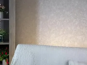 evanew_ – webcam model profile photo Image 13