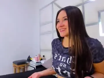 vivian_qwerty – webcam model profile photo Image 9