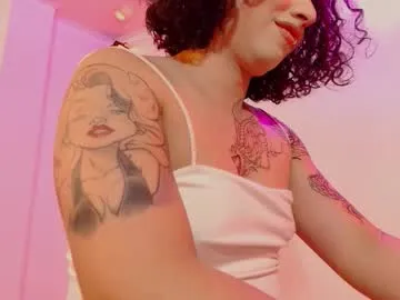 adelina_shine – webcam model profile photo Image 8