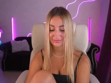 saramist – webcam model profile photo Image 10