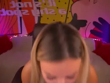 saramist – webcam model profile photo Image 14