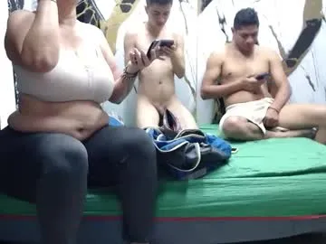 double_magic_ – webcam model profile photo Image 17