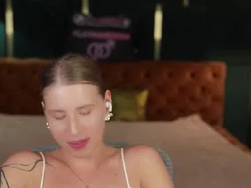 vivy_ – webcam model profile photo Image 15