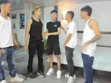 petites_perles – webcam model profile photo Image 8