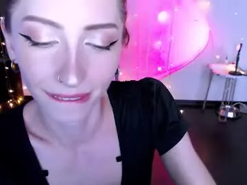 tiameakin – webcam model profile photo Image 6