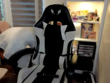 astridwet – webcam model profile photo Image 14