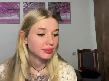 petites_perles – webcam model profile photo Image 11