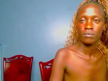 adri_crof – webcam model profile photo Image 7