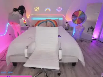 quickandcurious – webcam model profile photo Image 12