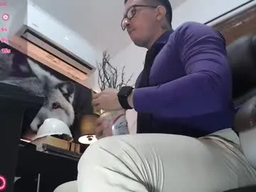 sweetyoops – webcam model profile photo Image 12