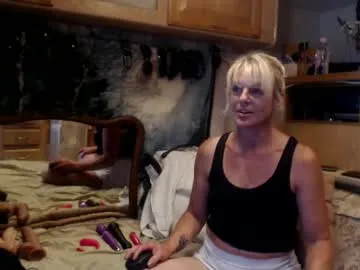 serena___ – webcam model profile photo Image 8